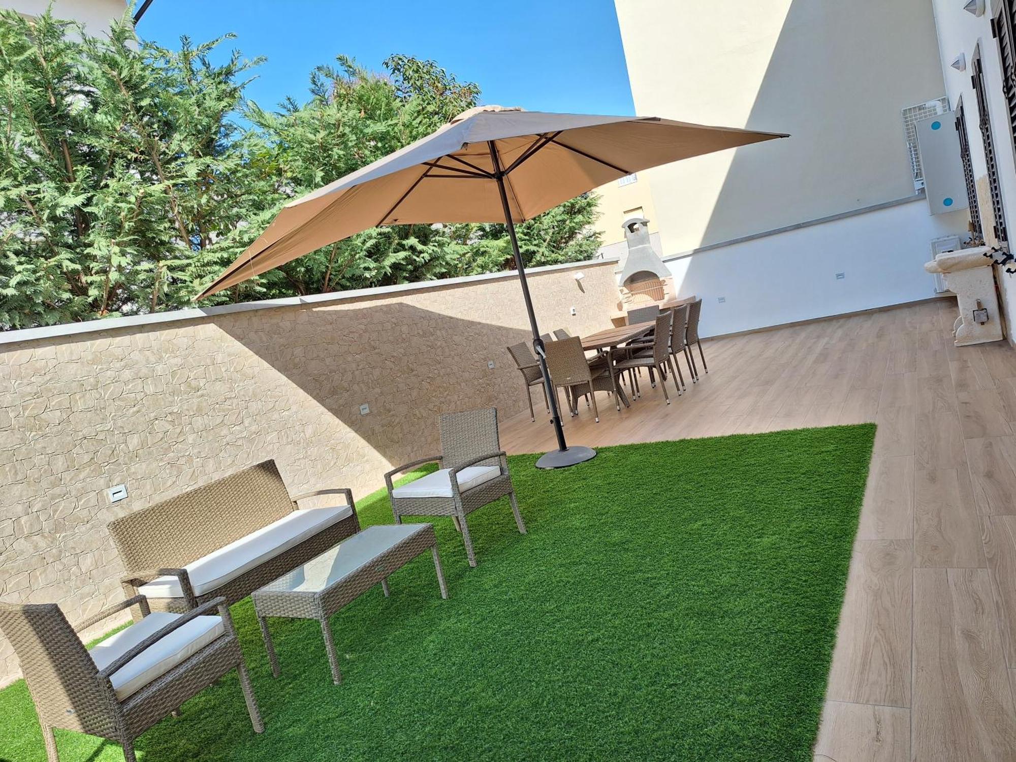 Dd House Family Holiday Apartment Чечина Екстер'єр фото
